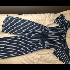 Cute off the shoulder summery/spring jumpsuit!